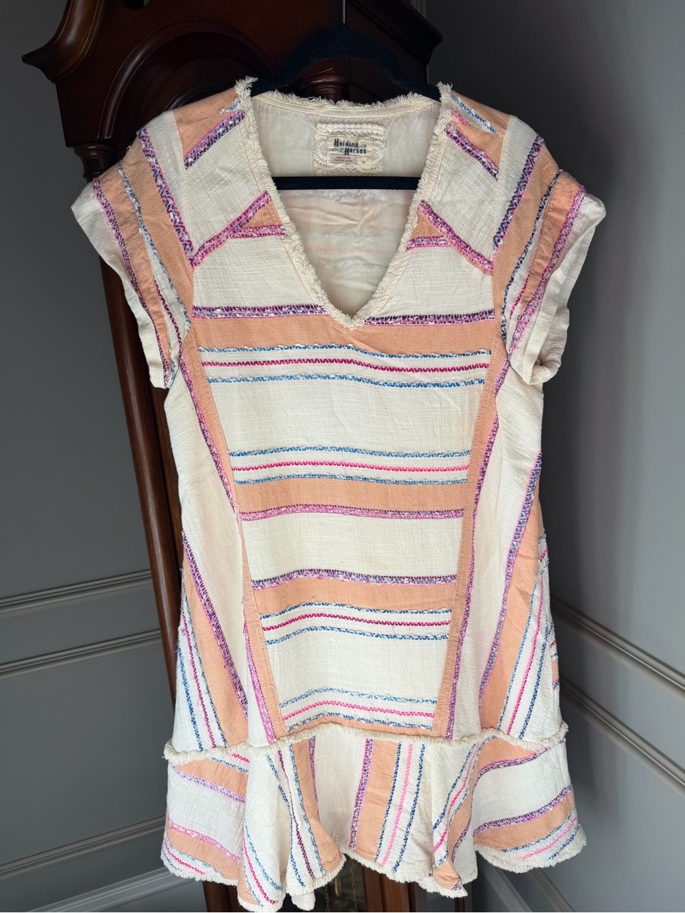 Anthropologie HOLDING HORSES pullover short sleeves. Dress size medium.